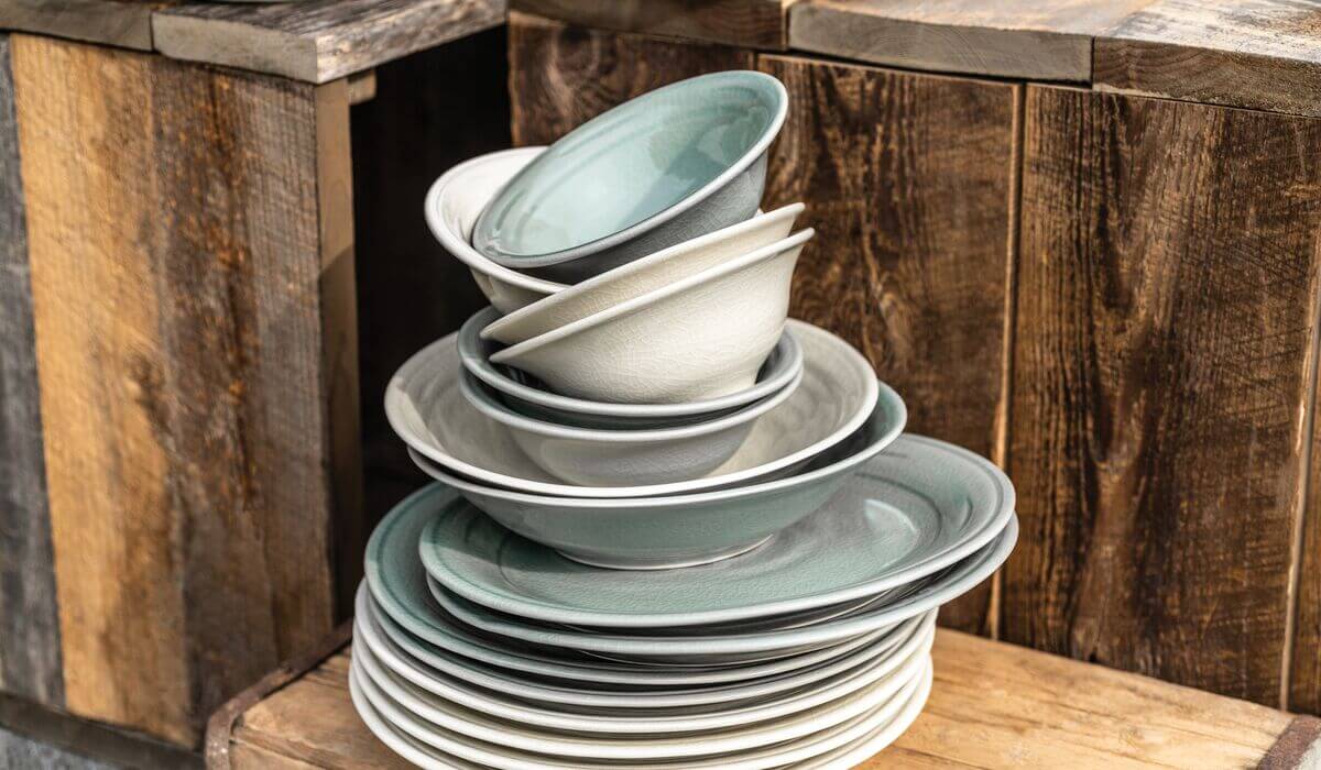 BELMONT CRACKLE CELADON DINNERWARE