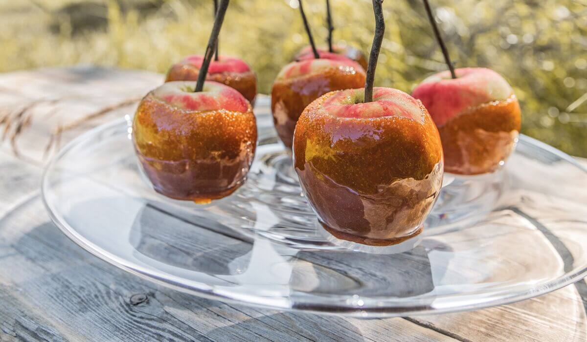 Small Revere platter, filled with candied apples